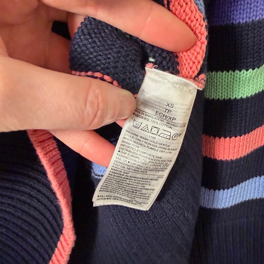 XS Gap 24/7 Rainbow Stripe Sweater Navy Split Hem Crewneck Colorful Preppy Pride - Picture 6 of 8